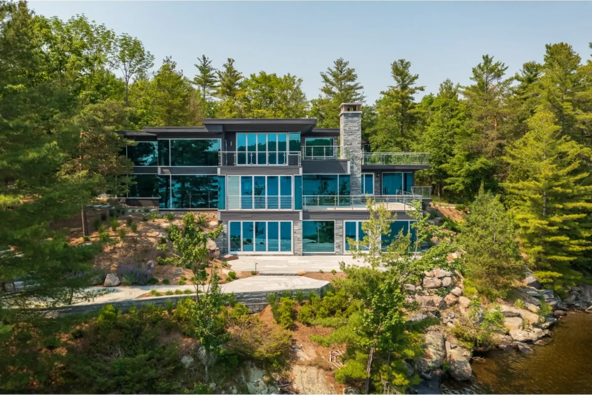 Bass Island, signature view