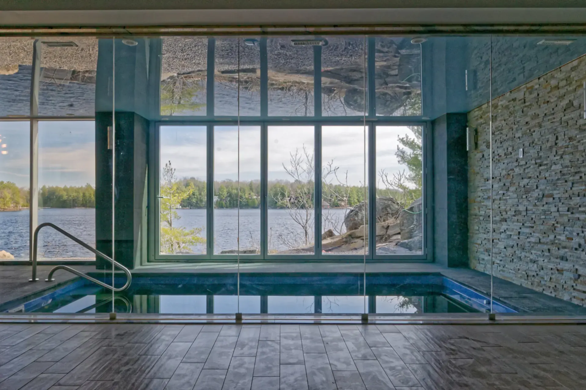Bass Island, interior