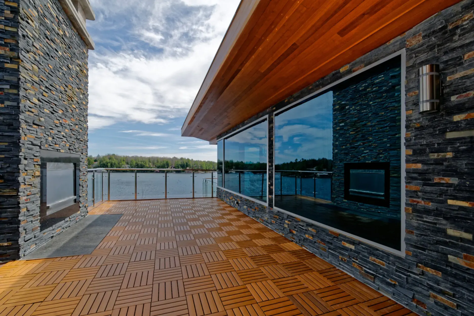 Bass Island, detail